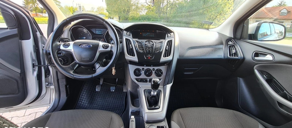 Ford Focus cena 25700 przebieg: 168500, rok produkcji 2013 z Góra małe 137